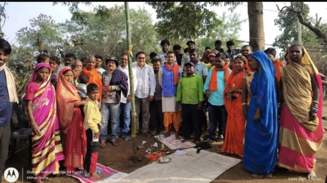 अहमद अंसारी ने परिवार सहित की हिंदू धर्म में वापसी  हवन, आरती और वैदिक मंत्रोच्चारण से गूंज उठा मध्यगोपाली गांव